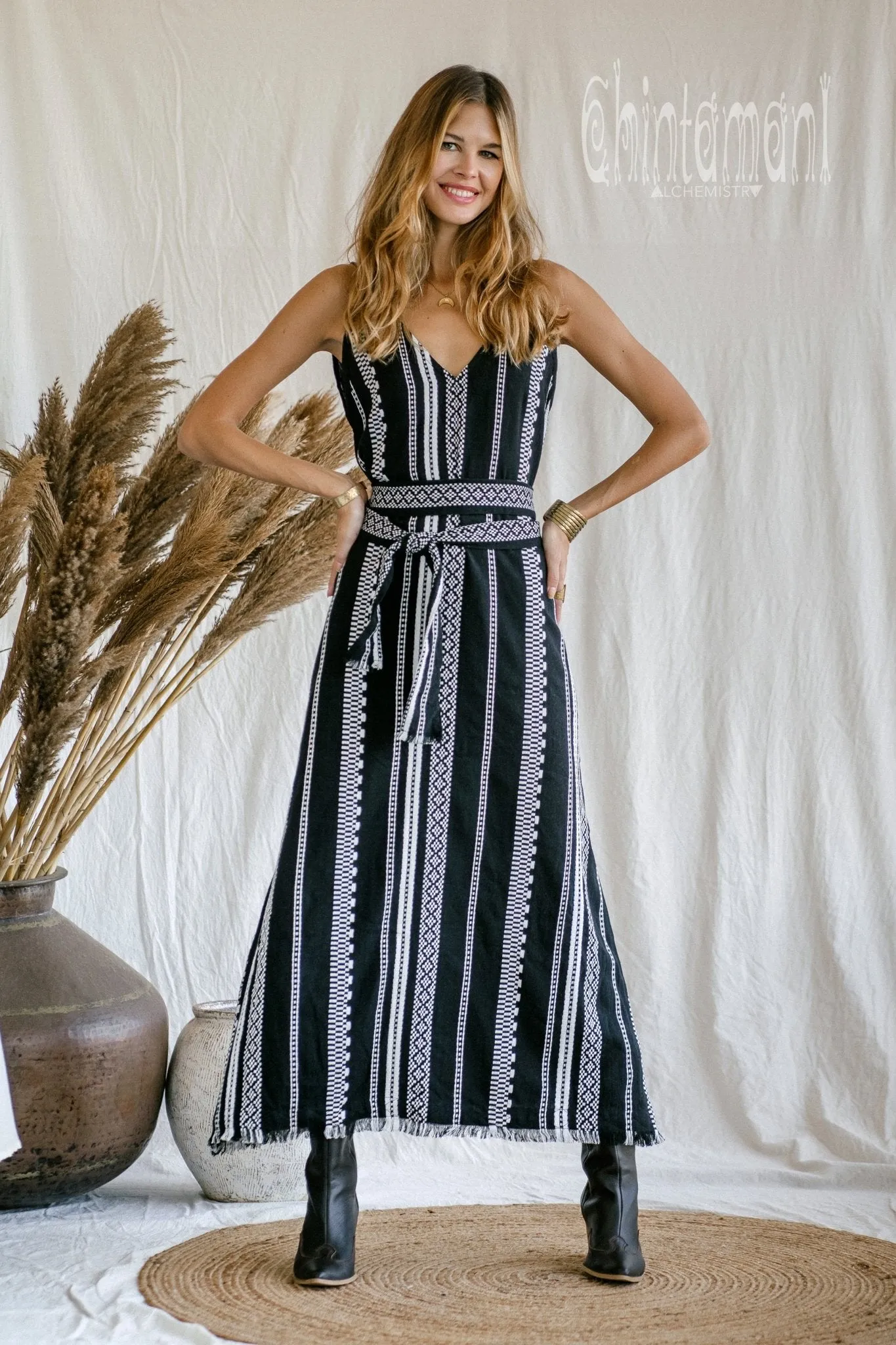 V-neck Jaquard Maxi Dress / Black and White